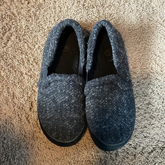 Acorn house slippers size 7 1/2 - Picture 2 of 3